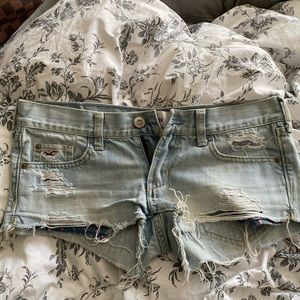 Super cute Hollister shorts!